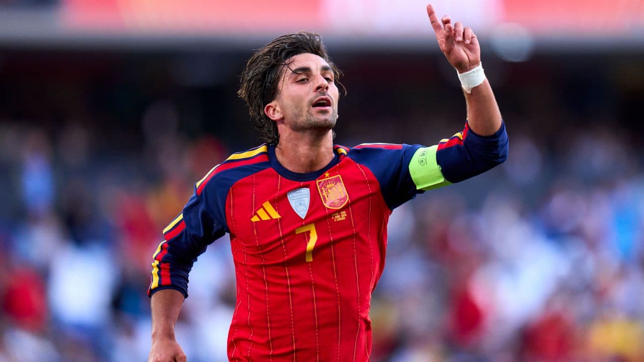Barcelona's Ferran Torres on PSG links: 'Don't know and don't care'