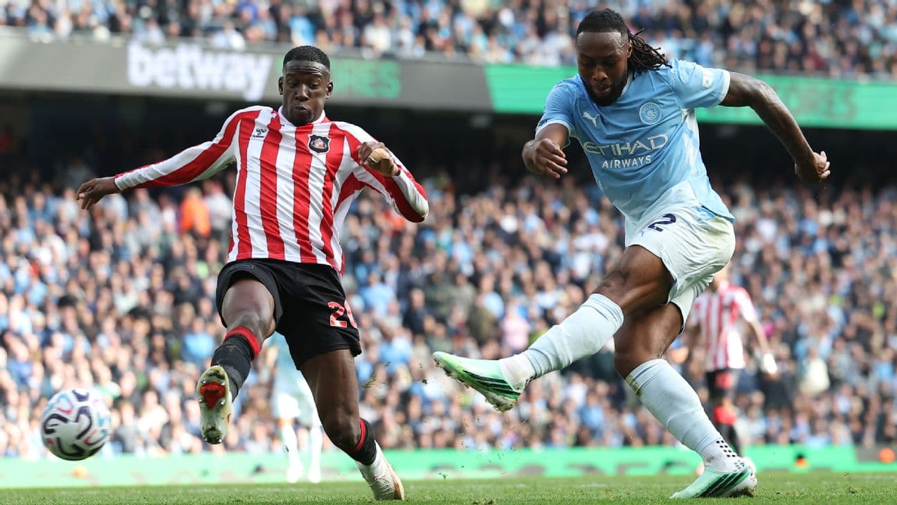 Man City down Sunderland in eight-goal thriller