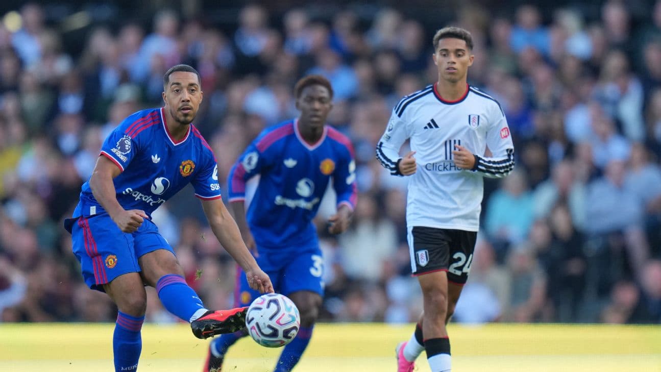 Gary Neville explains 'worst 15 minutes' Manchester United claim