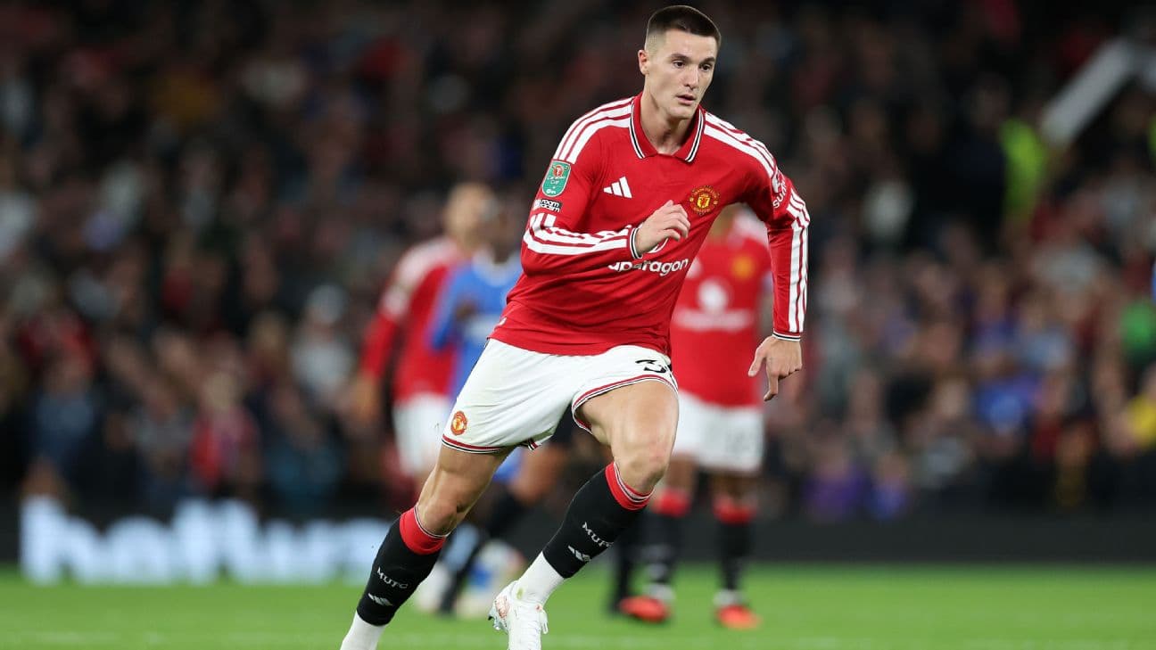 Man United's Michael Carrick concerned about Benjamin Sesko's latest injury