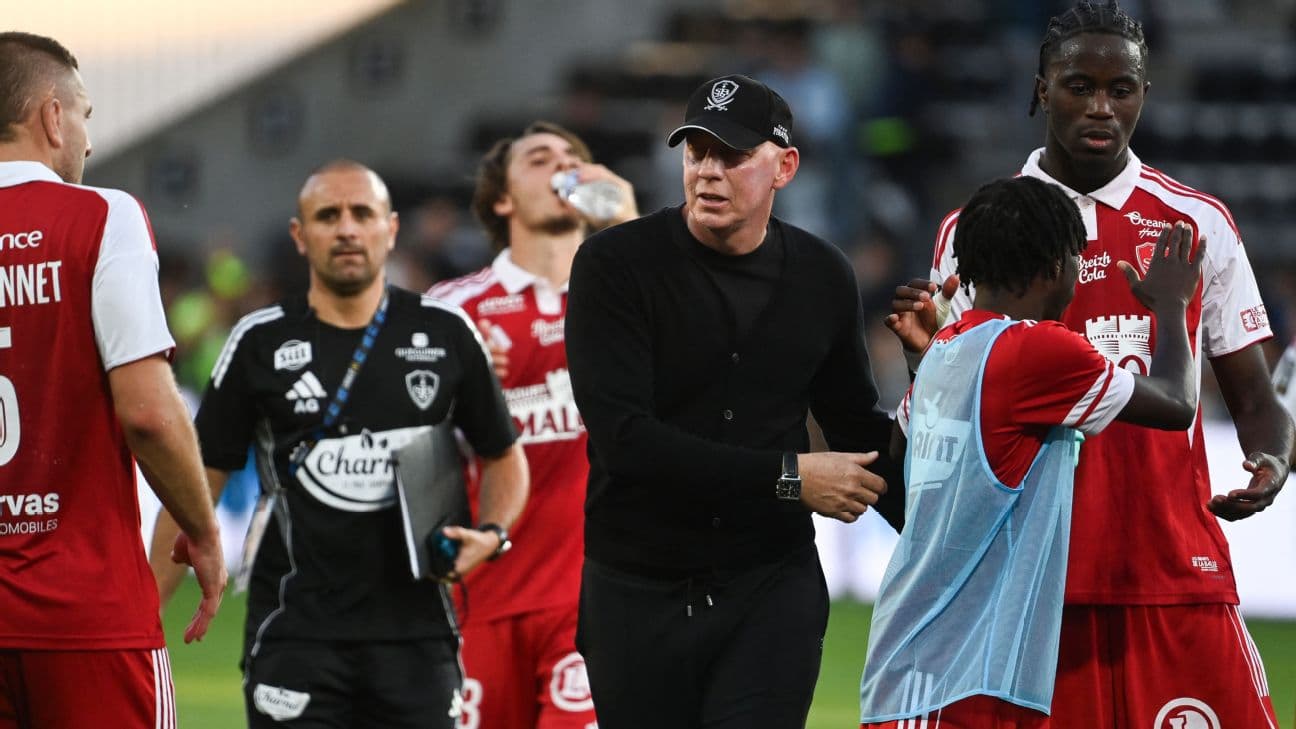 Brest announce death of manager, ex-Sunderland midfielder Eric Roy, 58