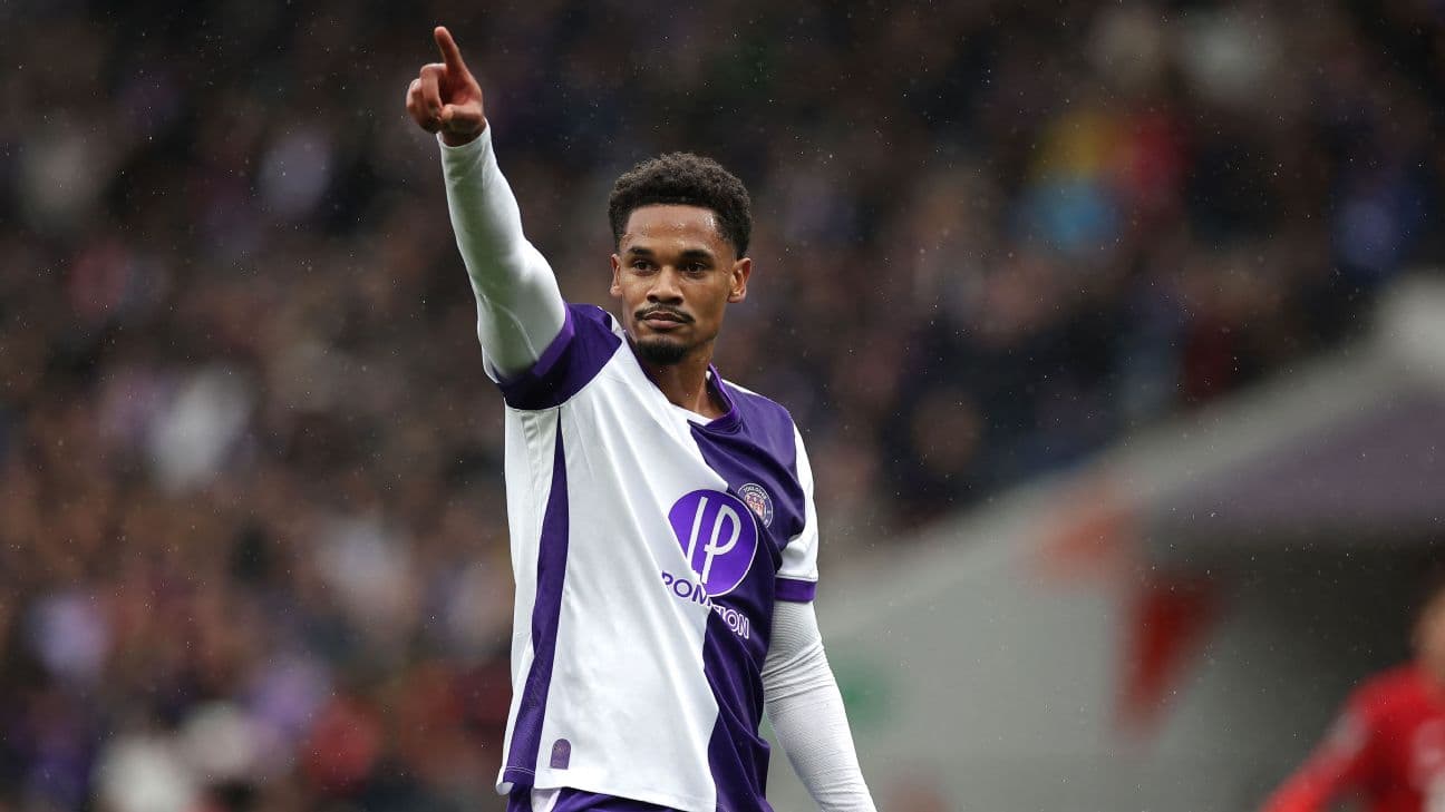 Ipswich Town confirm signing of Brazilian striker Emersonn from Toulouse