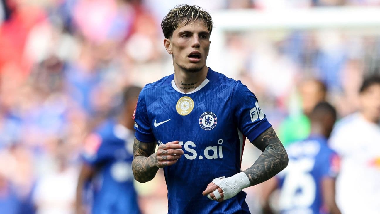 Aston Villa bid for Alejandro Garnacho loan from Chelsea - reports