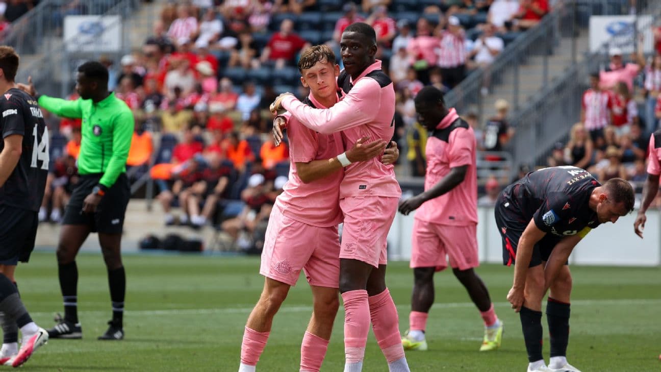 Wrexham end pre-season with defeat to Sunderland in Philadelphia
